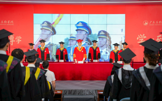 【南方PLUS】广东东软学院2022届学生毕业典礼暨学位授予仪式隆重举行