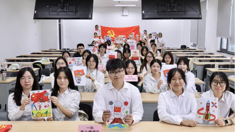 我校外国语学院党团联动开展“红色薪火传，竞答砺初心”主题党日活动