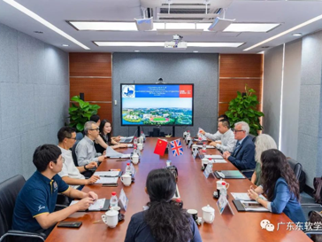 西英格兰大学Tod Burton一行参观访问广东东软学院