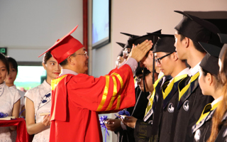 广东东软学院2018届本科生毕业典礼暨学士学位授予仪式隆重举行
