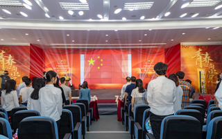 【南方PLUS】广东东软学院举行五四表彰大会暨文艺汇演