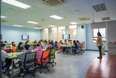校领导带队开展学期初教学巡查工作
