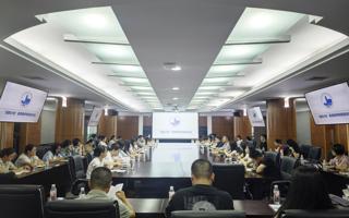 我校举行“启航计划”素质教师专题培训会