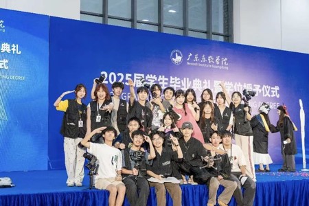 【寻人启事】东软新闻社“显眼包”天团招新！