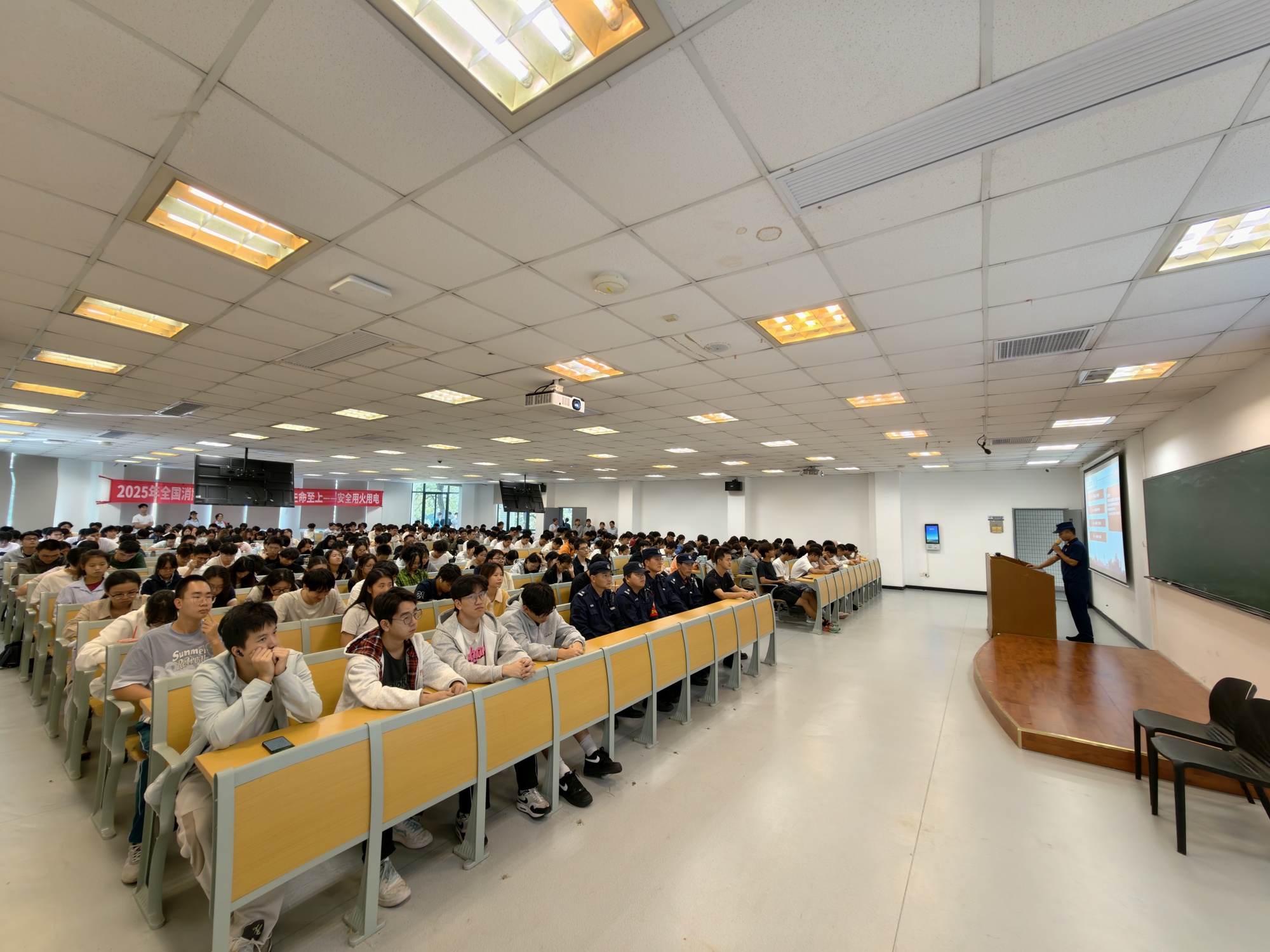 fe3c77df7e344d7f8364e3ea0eeb86ec.jpg fe3c77df7e344d7f8364e3ea0eeb86ec.jpg