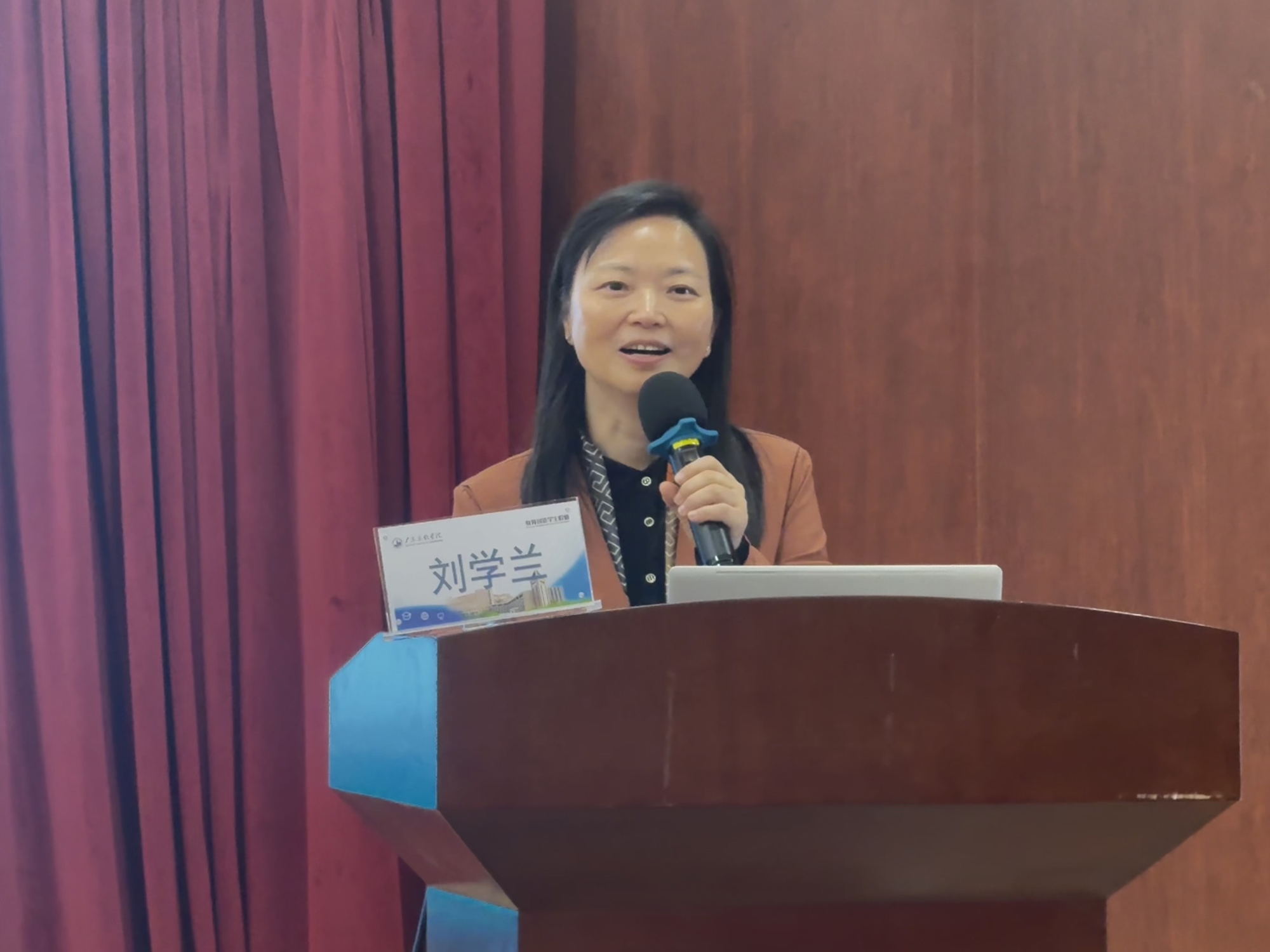 eba5a4399fe14a17b6b7cef00797ff80.jpg eba5a4399fe14a17b6b7cef00797ff80.jpg