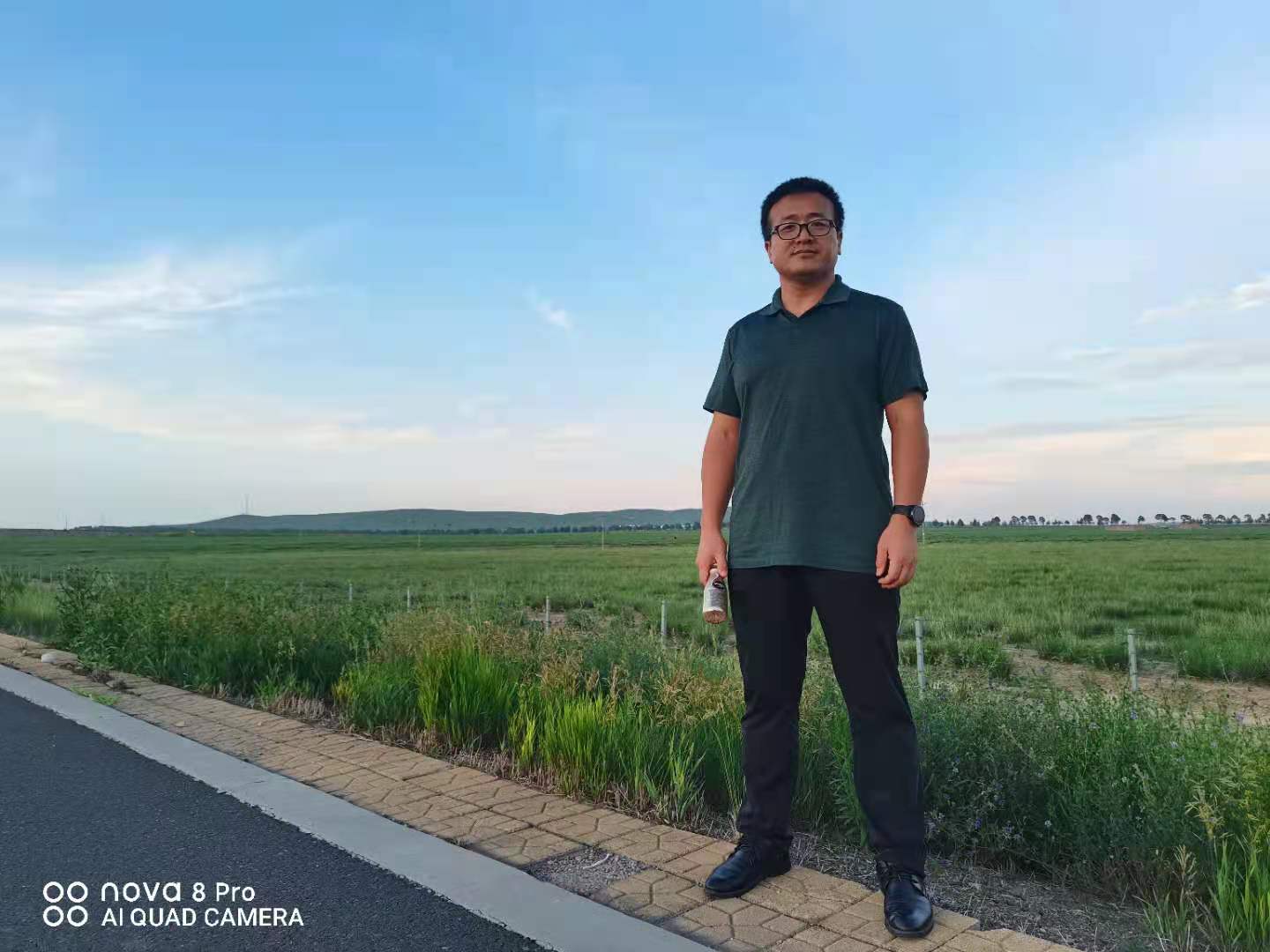 76f7b54624d445f98e6b4a5d256b9b48.jpg