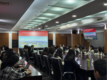 我校举办“思想政治教育学科研究方向前沿动态及方法把握”专题讲座