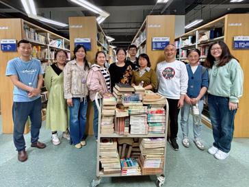 图书馆与健康医疗科技学院联手精选图书，打造专业阅读新天地