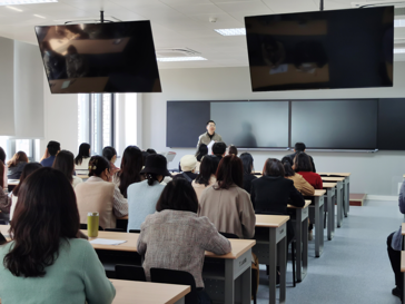 外国语学院召开新学期全院会议