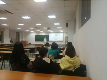 传承雷锋精神：外国语学院2024级本科开展主题学习活动