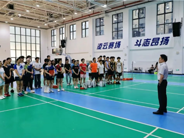圆满落幕！外院教工“羽”动全场
