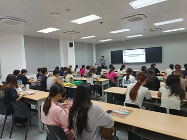 外国语学院学工办开展新学期查课工作