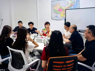 校企合作赋能电商直播创新，探索线上线下融合新模式