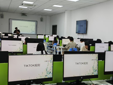校企合作，共育TikTok新星——广州市多禧熊科技有限公司与我院开展实践学期校企合作教学