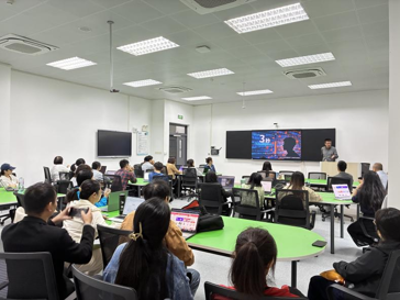 我院举办“数智融合：AI辅助编程与教学应用前沿探索”专题工作坊